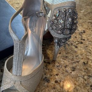 Gianni Bini dress heels